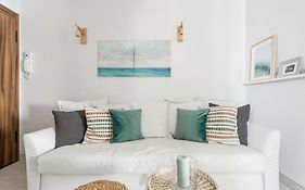 Romantic Love-Nest Studio Near Acropolis & Metro